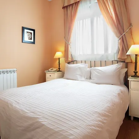 Adria Santa Ana
