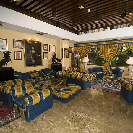 Hotel Foxa 25