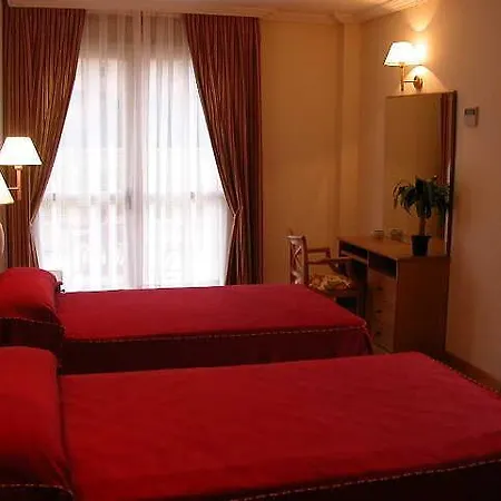 Hotell Ah El Parque - Arturo Soria Centro 4*