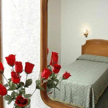 Hotel Senorial 3*