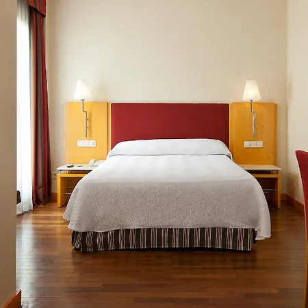 Hotel Leonardo City Center 3*