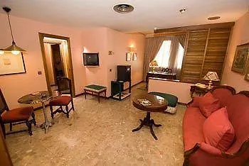 Hotel Foxa 25