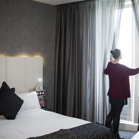 Hotel Petit Palace Santa Bárbara 4*