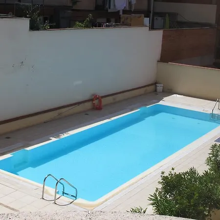 Apartamento Plaza Castilla 4 Torres