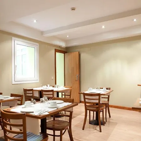 Ateneo Puerta Del Sol Otel 3*