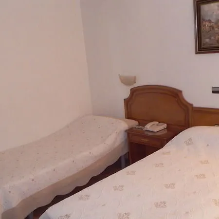 Hotel Senorial 3*
