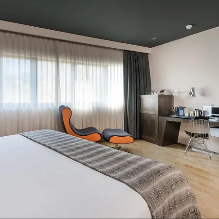 Hotel Nh Tablas 4*