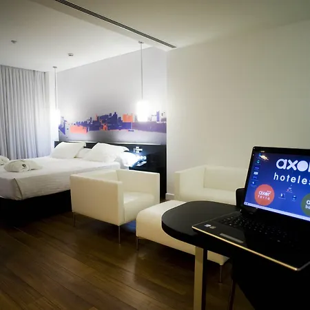 أكسور باراخاس فندق 4*