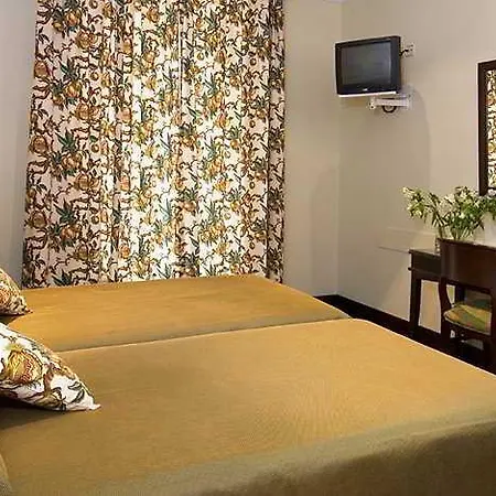 Hotel Moderno Puerta Del Sol