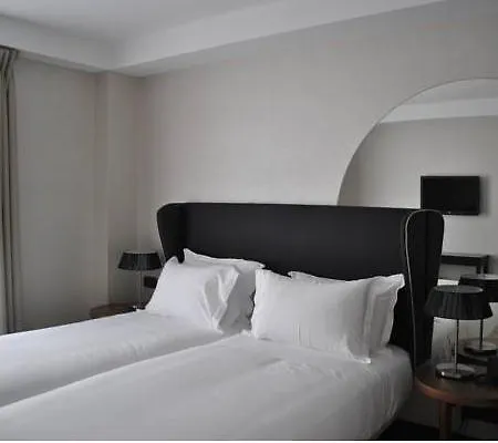 One Shot Luchana Hotel