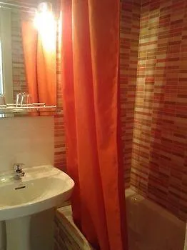 Hostal Lamalonga Casa de hóspedes 2*