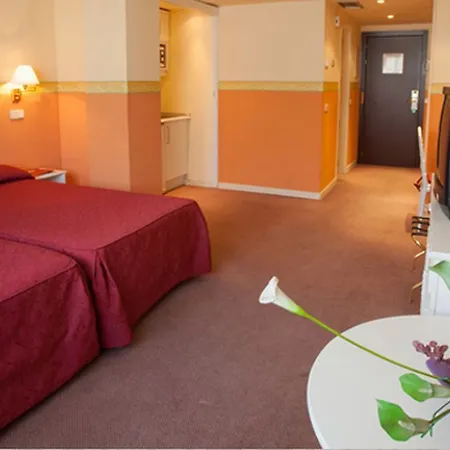 Artiem Hotel 4*