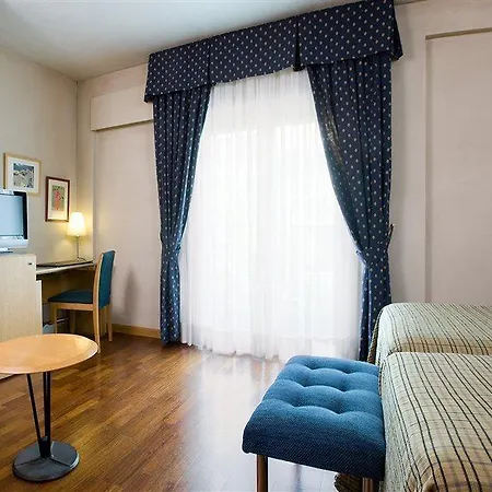 Nh Zurbano Hotel