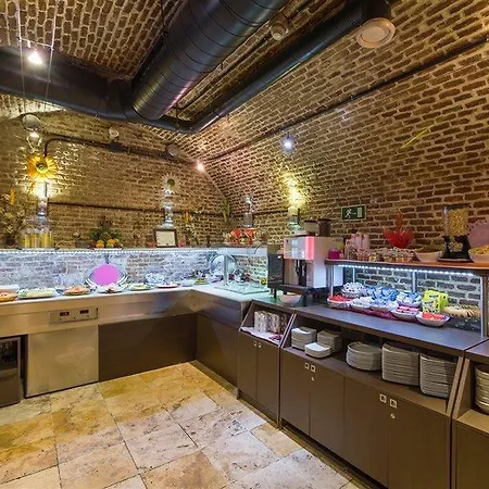 阿雷纳尔小宫殿 酒店