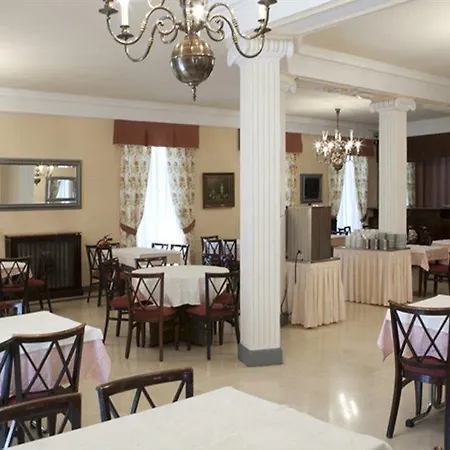 Mediodia Hotell 2*