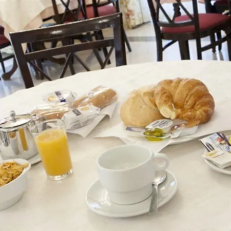 Mediodia Hotell