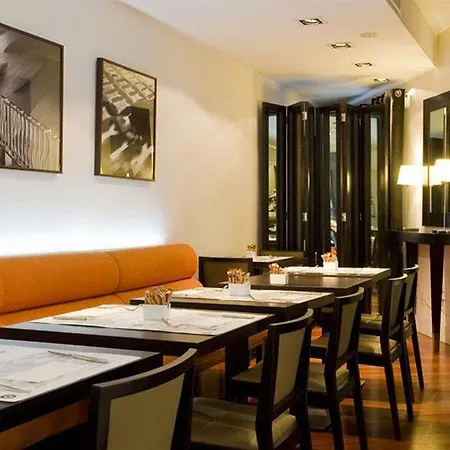 Quatro Puerta Del Sol Hotel 4*