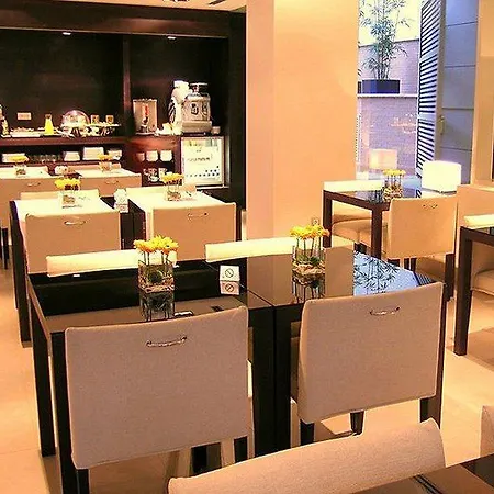 Viena Plaza De Espana Aparthotel