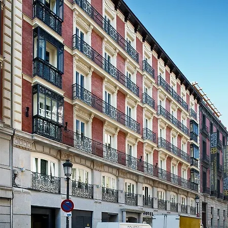 Catalonia Plaza Mayor 4*
