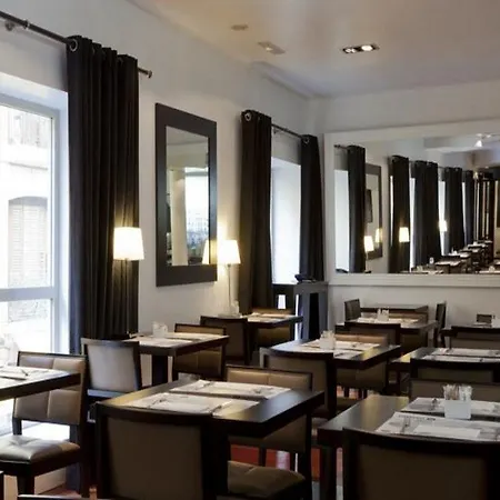 Hotel Quatro Puerta Del Sol 4*