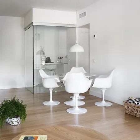 Апартаменты 60 Balconies Art