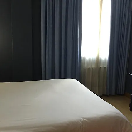 马德里里约酒店