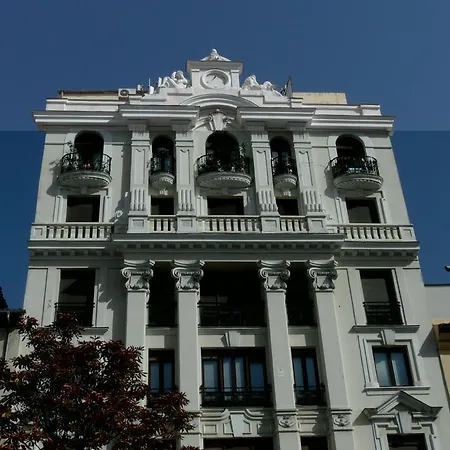 Alvaro Residencia 3*