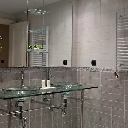 Plaza Apartment