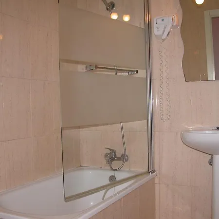Goyal Pizarro 3* Madrid