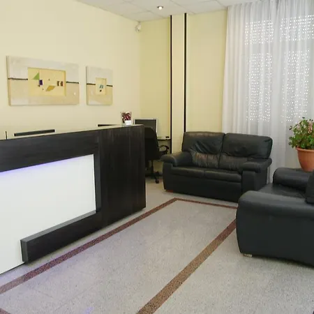 Barajas Plaza 3*