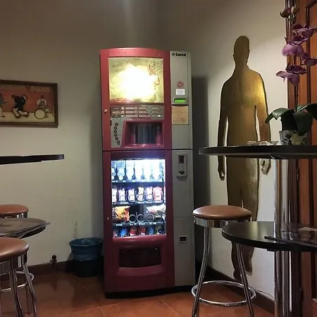 ゲストハウス オスタル トキオ マドリード