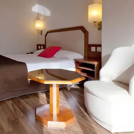 Senator Barajas Hotel 4*