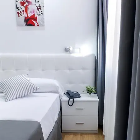 Boutique Urban Genova Aparthotel 2*
