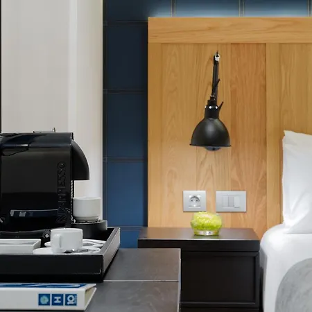 H10 Puerta De Alcala Hotel 4*