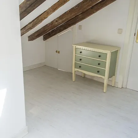 Apartamento Duque De Osuna * Madrid