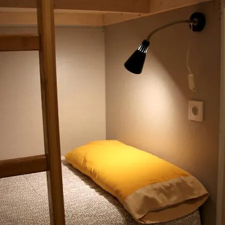 D'hostel *