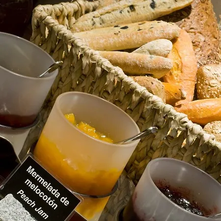 Radisson Blu Hotel, Prado 4*