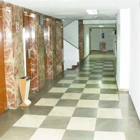 Plaza De Los Mostenses Apartamento