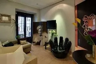 Flats Per Week Hotel