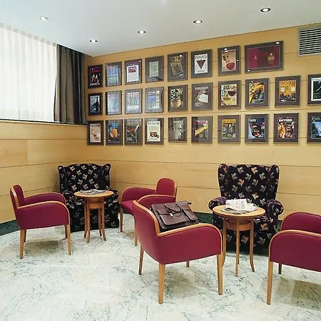 Ibis Styles Prado Отель