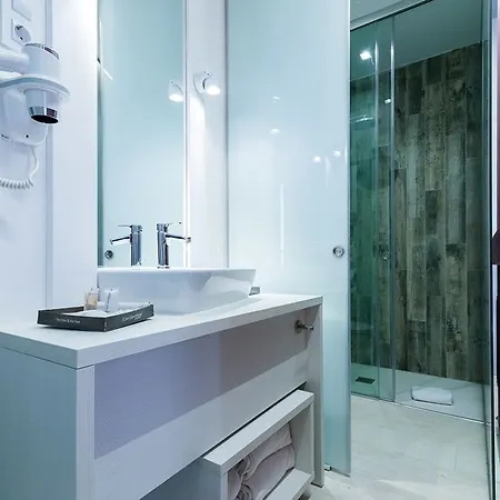 Hotel Nuria 2*
