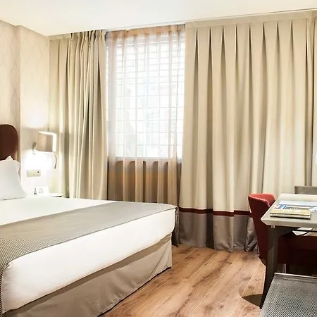 Hotel Eurostars Plaza Mayor 4*