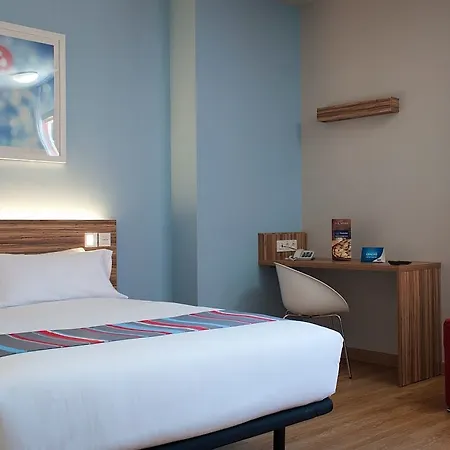 Travelodge Metropolitano *