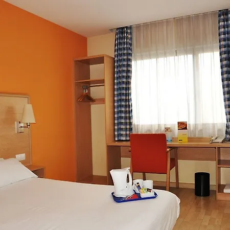 Hotel Travelodge Torrelaguna Madryt
