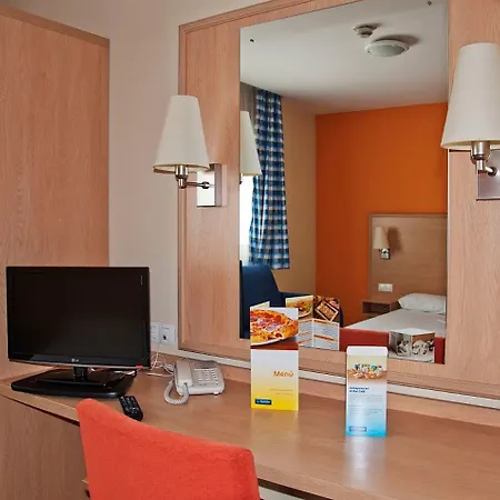 Travelodge Torrelaguna Hotel Madryt