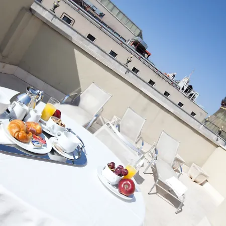 Hotel Quatro Puerta Del Sol 4*
