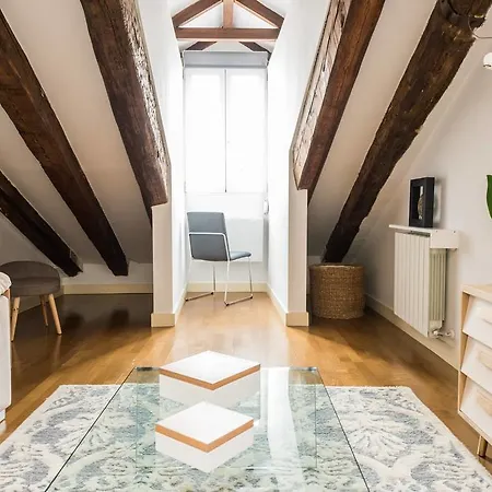 Austrias Center Apartment *