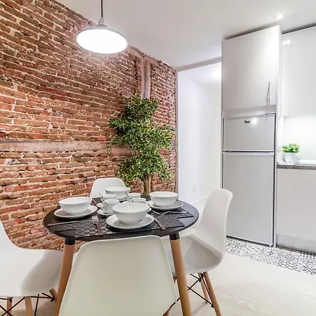 Pyr Select Puerta Del Sol Apartment *