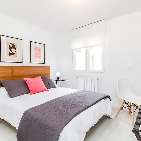 Pyr Select Puerta Del Sol Apartment *