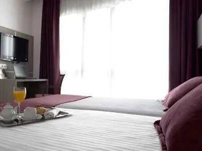 Ξενοδοχείο Serrano 4*